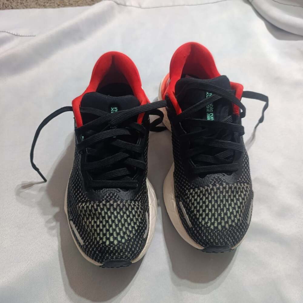 Nike ZoomX Invincible Run Flyknit Black Chile Red